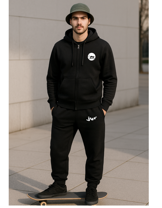 JVR Tracksuit – Statement in stijl - jvrmonkeydesign #