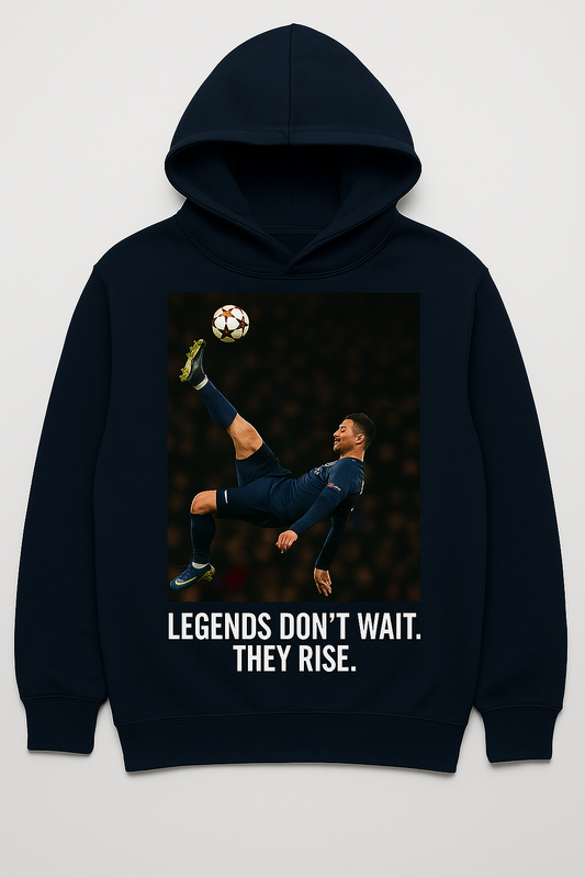 ⚽ “Legends Don’t Wait. They Rise.” Sweater – Voor wie hoger mikt